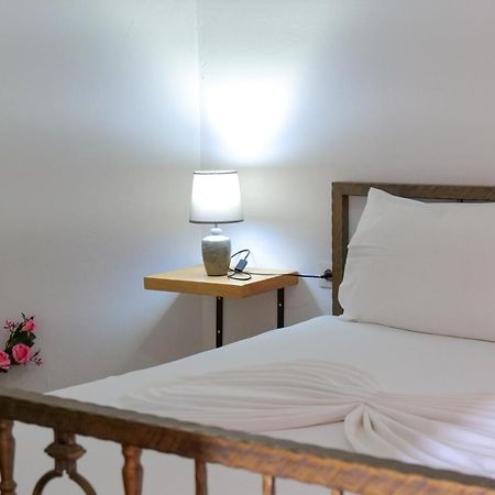 John'S Guesthouse Ksamil Dış mekan fotoğraf
