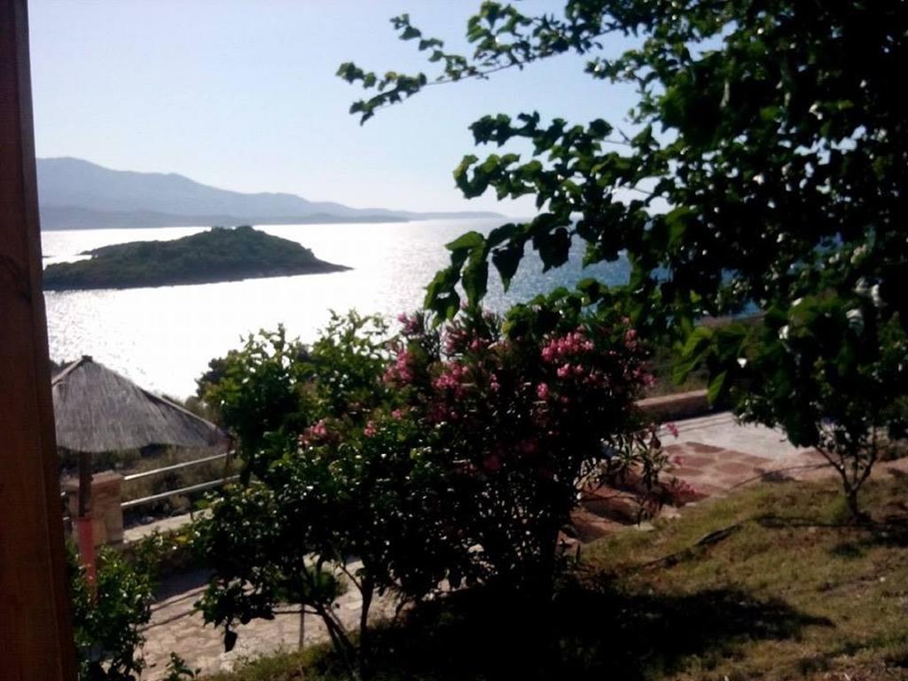 John'S Guesthouse Ksamil Oda fotoğraf