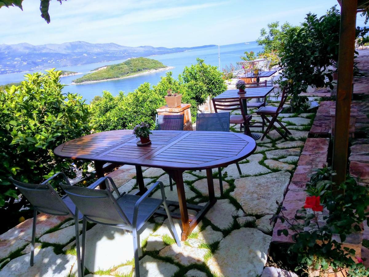 John'S Guesthouse Ksamil Dış mekan fotoğraf